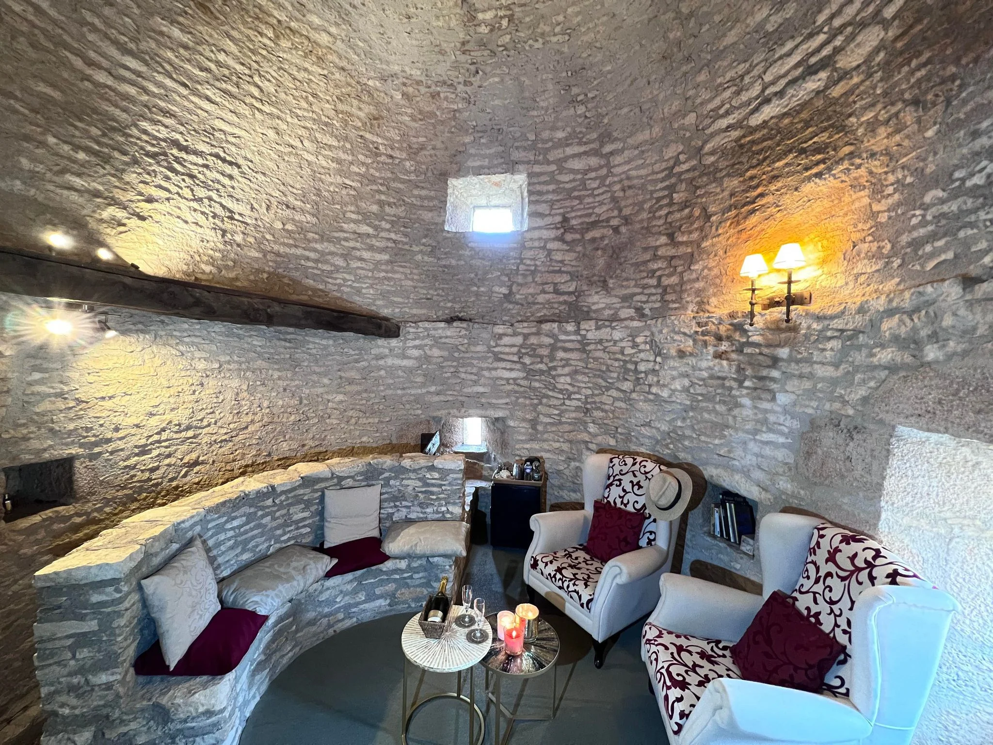 Suite Deluxe La Tour - Décoration authentique XVIème siècle