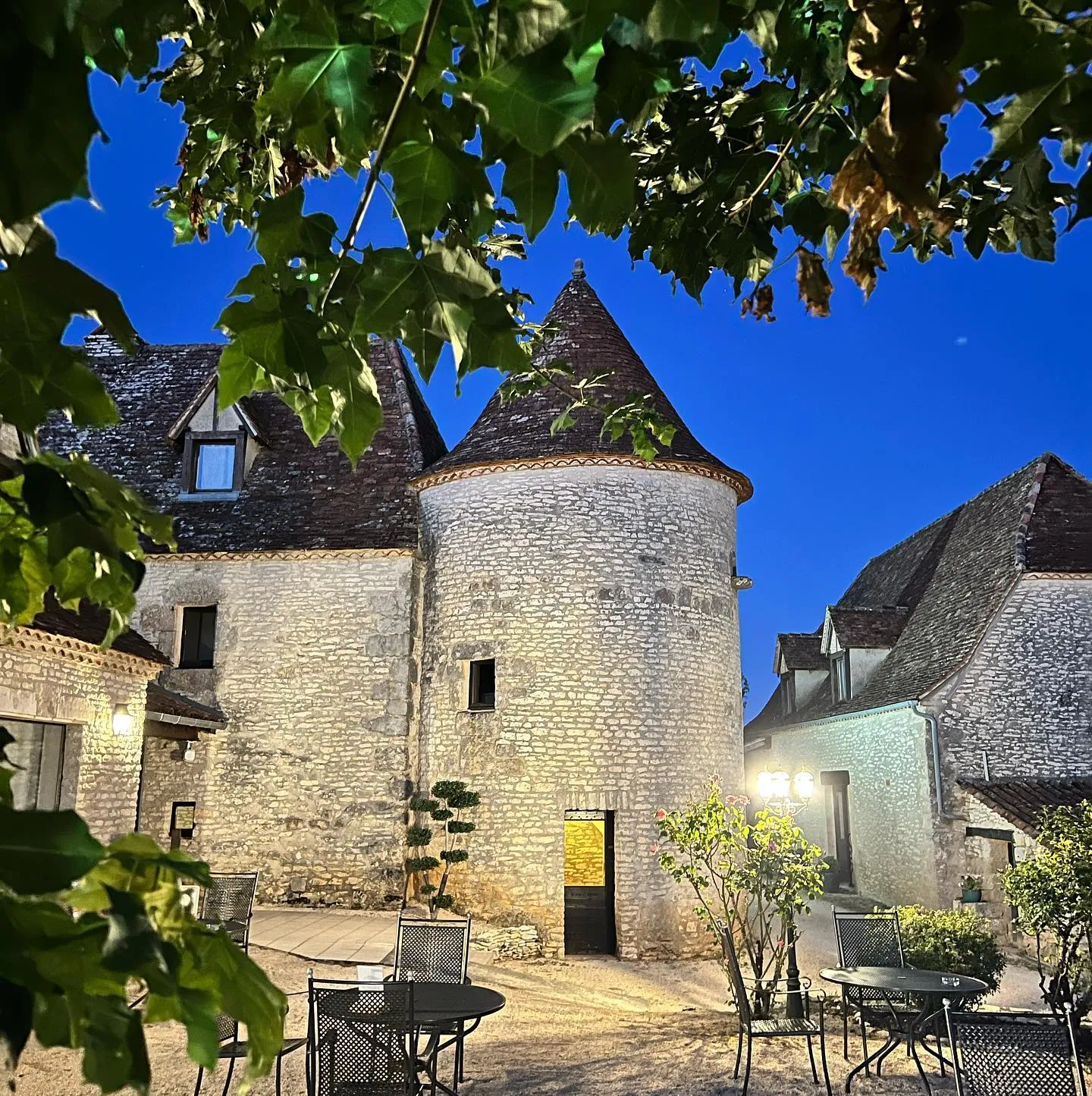 Piscine extérieure chauffée Hôtel Les Vieilles Tours