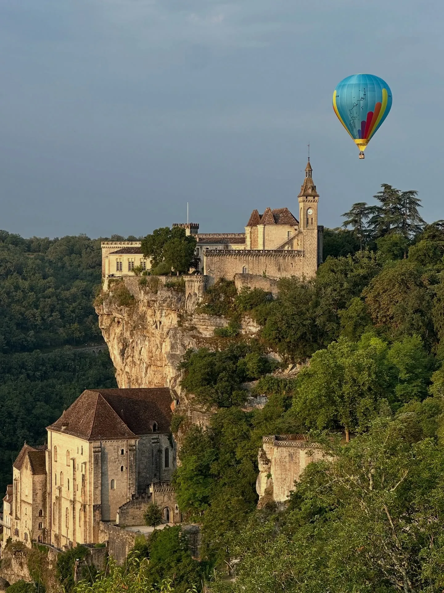 Piscine eau turquoise Hôtel Les Vieilles Tours
