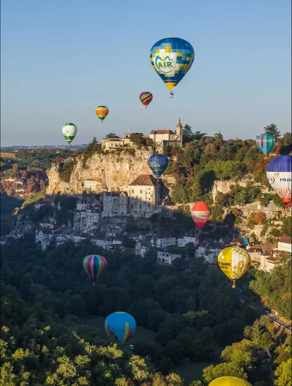 Détails décoration chambre pierre apparente