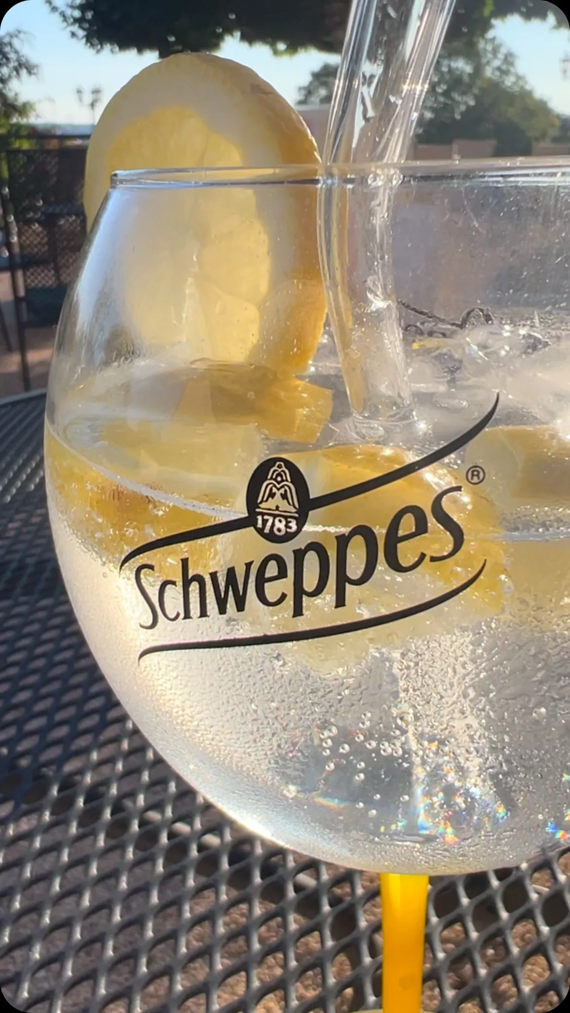 Espace extérieur convivial Hôtel Les Vieilles Tours